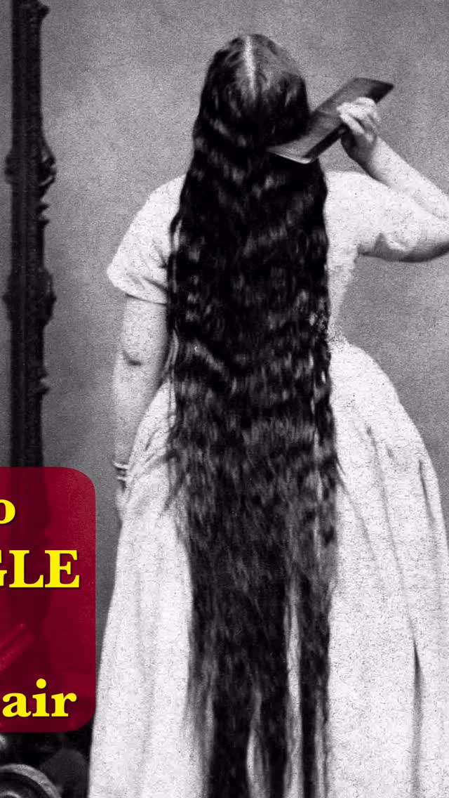 👩🏻🦱 My hair detangling has evolved quite a lot over the years. This method has been working very well for my hair lately.
🌿 Comment HAIR OIL to learn more about my viral herbal hair enriching oil formula.
📝 Comment GROWTH GUIDE for my free Hair Growth Guide complete with all of my DIY recipes!