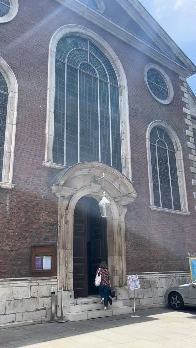 It’s been a blast these last few weeks preparing and performing for @stmarylebowchurch’s Pride Month celebrations - a stunning evening of music by queer American composers followed by a well-deserved chance to catch up with friends of the orchestra over a few drinks (served by our one and only @alex.cardy who features if you watch til the end!) 🥂🫶🏻💕🌈🎶🍾❤️🎵