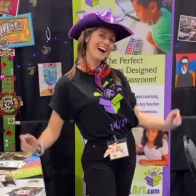 Doesn’t Anna have the best smile? She wears many hats (besides her purple cowboy hat, complete with/lights) at MoxieBox, behind-the-scenes. Learn more on MoxieBoxArt.com! Link in bio 💚💜
#artlesson #art #artclass #artteacher #moxieboxart