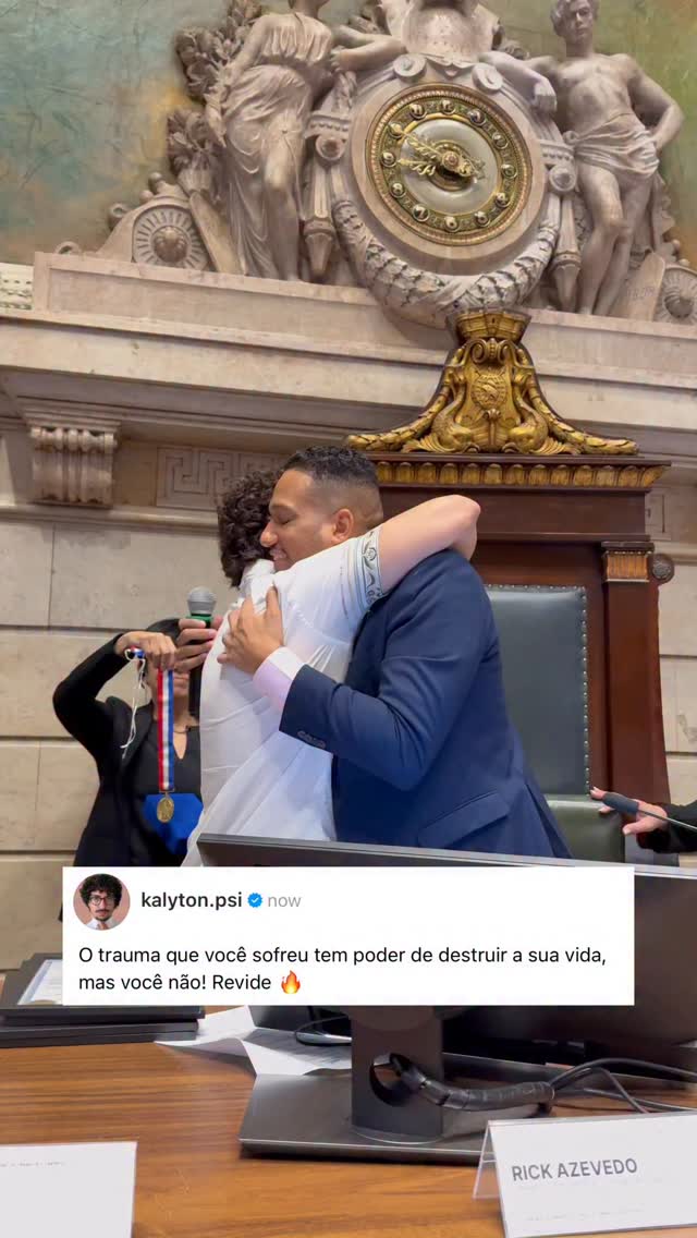 O trauma que você sofreu tem o poder de destruir a sua vida, mas você não! Revide🔥
Muito obrigado meu querido @rickazzevedo 💐 por me conceder a mais alta honraria da assembleia legislativa do Rio de Janeiro com a medalha Pedro Ernesto ❤️🏅