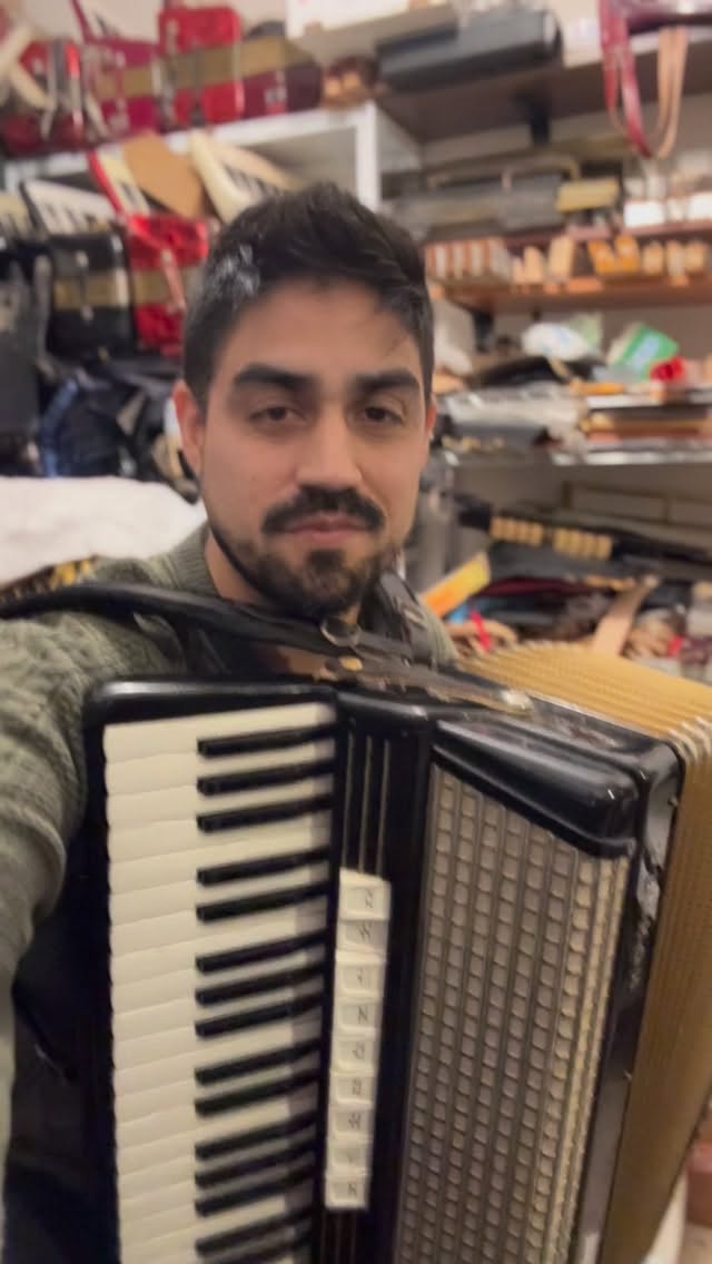 Un acordeón elegante y versátil , Hohner Verdi IIM.#chileacordeón #acordeon #chileacordeon #hohner #música