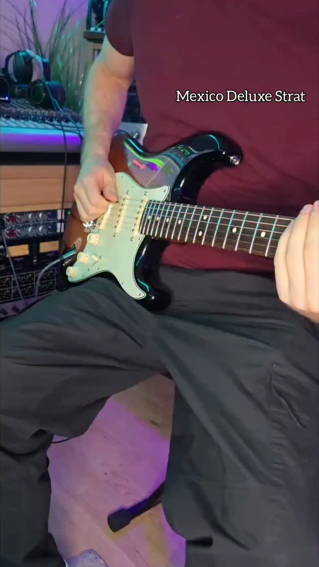 Which Strat is your favorite?
Song: Reduce Me - @wearenakedsoldier
*All are sold by other musicians through our store, in case you want a Fender but don't like the company's current practices.
.
.
.
.
.
#guitarbattle #guitarshootout #stratocaster
Edited by: @jette.smolny