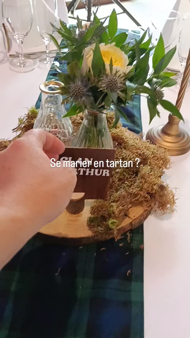 Et pourquoi pas un mariage Outlander ou braveheart ? Le charme à l'écossaise, c'est validé !
Décoration @tlfthelittlefactory
Fleurs @latelierfleury.delo
Panneau de bienvenue @dupastel.aureve
Traiteur @le_dix_vingt