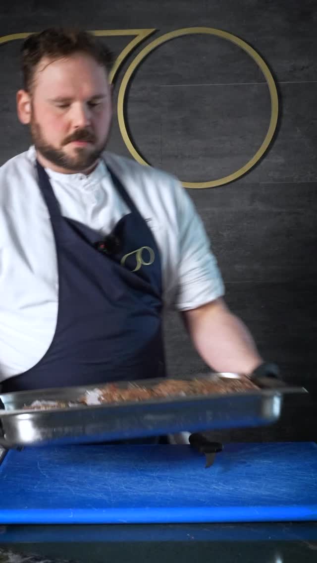 Ellis is back—this time expertly preparing fresh French scallops with the precision developed through years in Michelin-level kitchens.
Carefully sourced and tested in-house to guarantee exceptional quality, sweetness, and consistency in every scallop.
#opusprovisions #yachtchef #produce #yacht #yachtlife