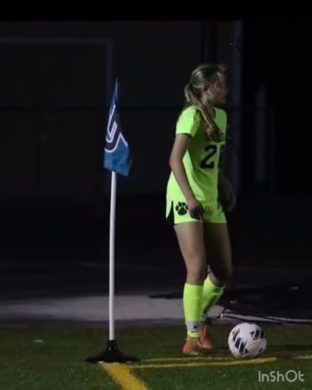 QUEEN OF CONSISTENCY… 165 lbs BS double, 200 lbs trap DL x5, and some clean work w/ 49 & 50 kg (108 & 110 lbs) from Fallon Prendergast (rising junior soccer athlete for Collegiate School). This young woman continues to impress every single week. It’s difficult to balance year round athletics with year round lifting…but she has mastered this. I am forever and always proud of you girl!!! 📈📈📈 #Squat #Deadlift #Clean #Soccer #Athlete
_________________________________
_________________________________
_________________________________
“Find your passion whatever it may be. Become it and it becomes you, and you will find great things.” — Bob Blanton ✅ CHECK US OUT ✅
www.totaltraininginc.com
_________________________________
_________________________________
👍 LIKE US ON FACEBOOK 👍
@totaltrainingincrva @fallon_p24