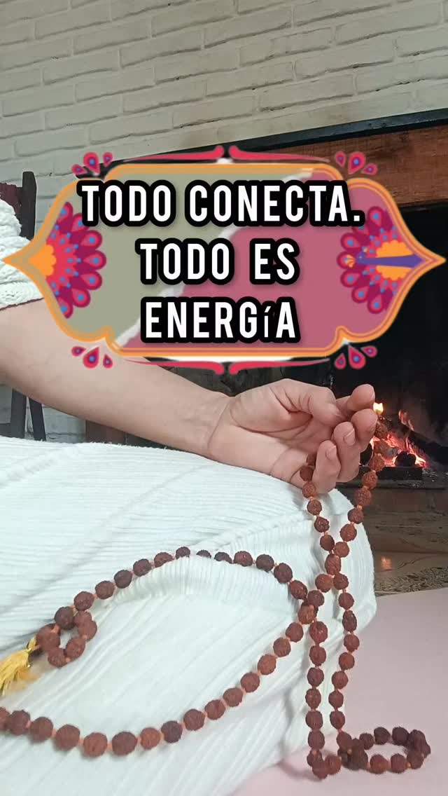 Hay personas que me preguntan cómo se conecta todo lo que hago.
La verdad es que nunca lo viví como cosas separadas.
El yoga me enseñó a habitar mi cuerpo.
Las plantas me enseñaron a escuchar la naturaleza.
El tarot me enseñó a leer lo que no se ve.
Los rituales me enseñaron que la intención transforma.
Todo nació del mismo lugar.
La energía que nos atraviesa y nos conecta con todo.
Este es el mundo de Mujer Natura.
Y si algo de esto resuena en vos, ya sos parte. 🌿
Abrazos
Marce y Mage 🪷🤍🌿
#mujernatura21
#magetips
#limpiezasenergeticas
#rituales
#yoga