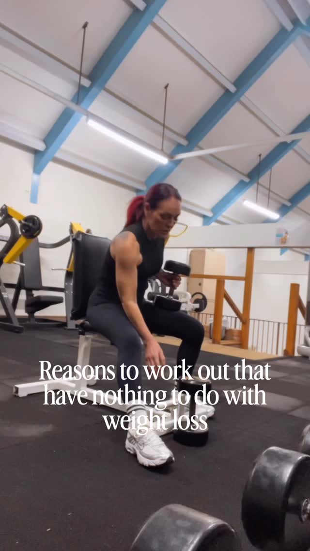 There are so many reasons that actually have nothing to do with weight loss like..
Long term health
Being able to move more, live longer and happier.
Running round with your children or grandchildren being more energetic
Self esteem confidence
Feeling accomplished, tracking your progress feeling proud of yourself.
Liking the feeling of strength and confidence
Mental health anxiety
Regular physical activity elevates your mood relieves anxiety and depression, releases happy hormones and boosts energy
Getting Better Sleep
Working out will improve your sleep thus not making you a tired twat 😂
#tiredtwat #midlifemuscle #midlifehealthcoach #midlifeweightloss #strongwomen
