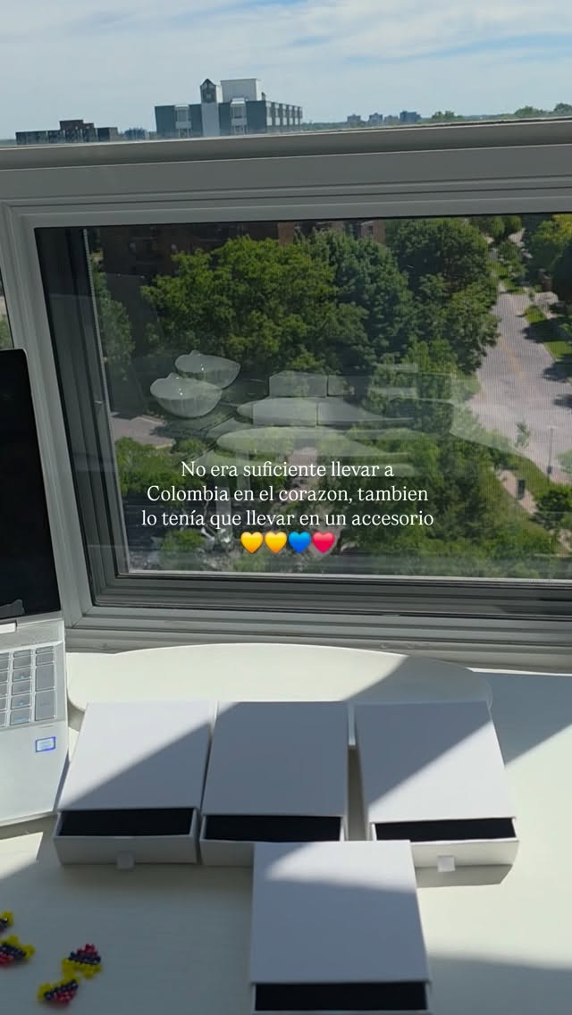 No era suficiente llevar a Colombia en el corazon, tambien lo tenía que llevar en el corazon 💛💛💙❤️ como te quiero Colombia 🫶🏻