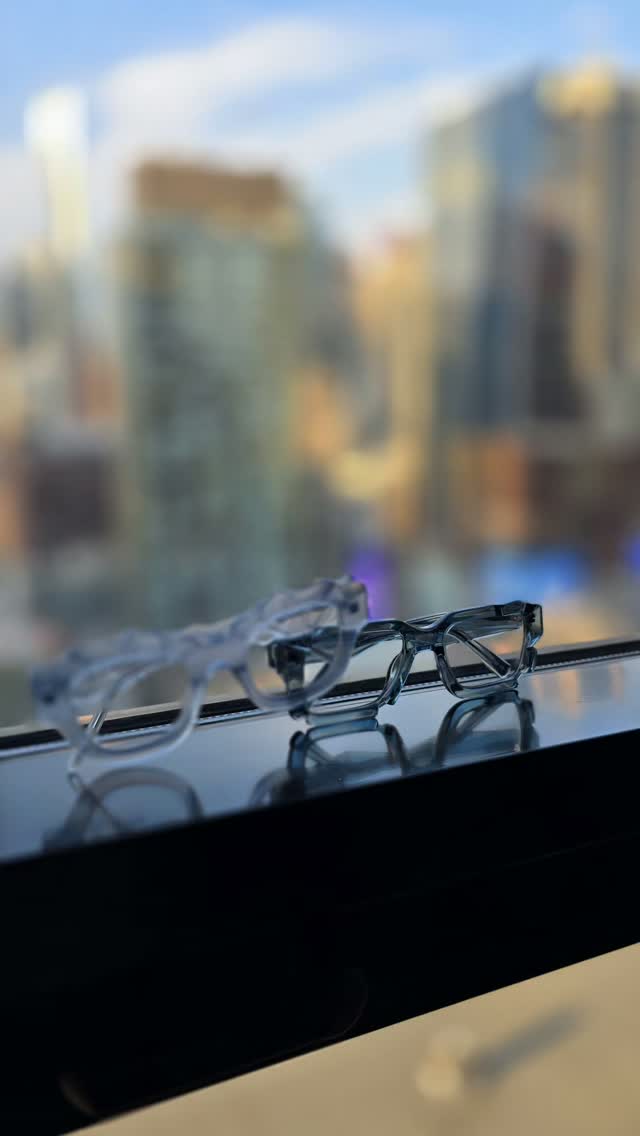 @oscarmamooi in NYC
Concrete jungle where dreams are made of, seen through Oscar Mamooì's Violently in translucent glacial blue.
📥 DM us to learn more or vusit us at an upcoming TFA Market Days.
📍 NYC June 27
📍 Las Vegas, NV July 18
📍 San Francisco, CA August 15
📍 Seattle, WA September 12
📍 Paris, France September 25-28 @silmoparis
📍 Chicago, IL October 9-11
#Eyewear #LuxuryEyewear #OscarMamooi #Fashion #Optical