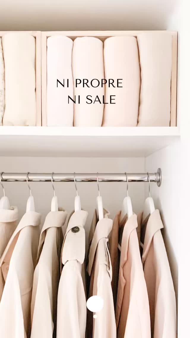 Que faites-vous des vêtements ni propres ni sales ?
🌿
C’est une question que l’on me pose très souvent : le vêtement qui peut être reporté mais qui n’est pas suffisamment propre pour être rangé avec les autres.
🌿
A vrai dire je pense que le problème est surtout psychologique, car si c’est assez propre pour aller sur notre peau, pourquoi « contaminerait-il » le reste ?
🌿
Mais je comprends : parfois c’est plus fort que nous et le range avec des vêtements propres est delà de nos forces ! Dans ce cas je conseille un sas d’aération !
🌿
Mais attention, pièges à éviter :
❌ la chaise car vite ingérable
❌ l’espace trop grand où l’on peut mettre bcp trop !
Choisissez plutôt :
✅ un crochet
✅ une petite étagère dans votre armoire
➡️ bref un espace où vous ne pourrez pas accumuler !
🌿
Un coup de steamer et/ou une aération 24h restent le plus pertinent pour vraiment avoir un impact ! Alors dites-moi comment vous faites (ou allez faire) et d’ici là allez à l’essentiel !
.
.
.
.
.
#ecologiedinterieur #declutteryourmind #clutterfreeliving #vivreavecmoins #gestiondulinge