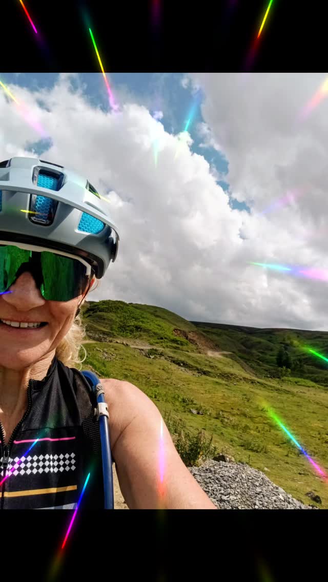 I love my bike! And I love the Yorkshire Dales! Happy days😁😁😁 #Yorkshire #mountainbiker #cyclinglife #cycling #getoutside