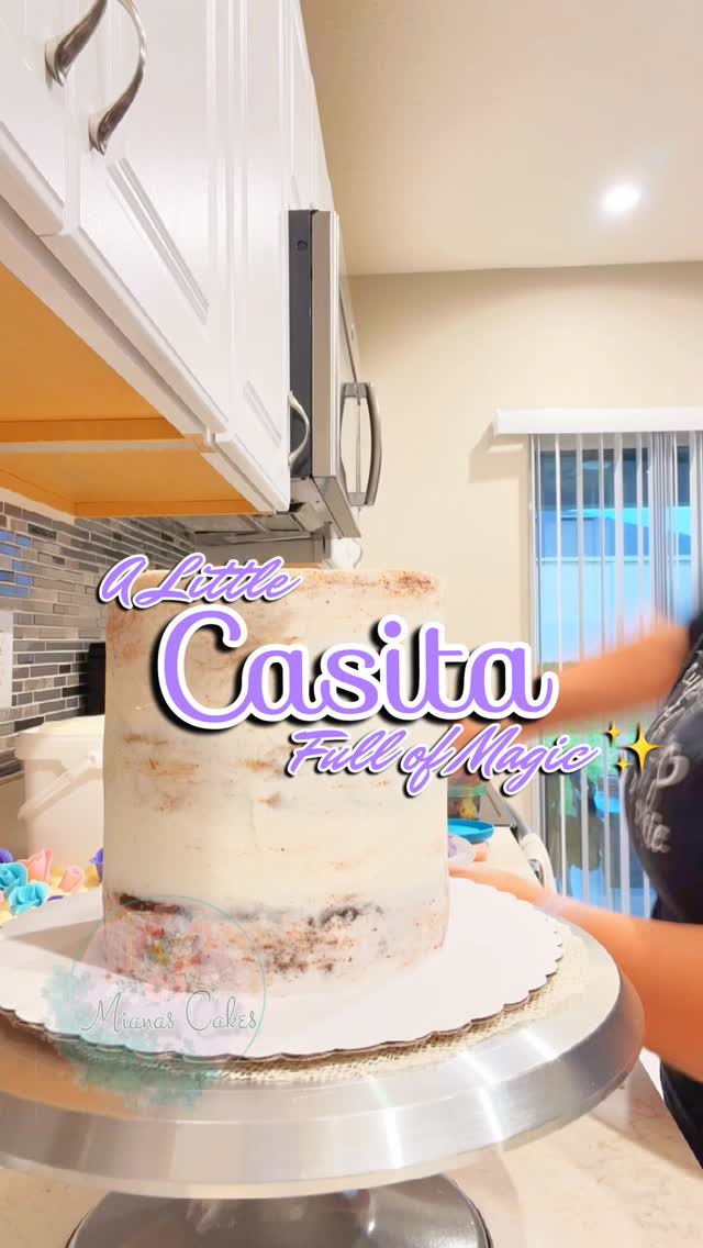 This colorful little casita cake is still one of my most-loved designs, and I can see why. ✨
Filled with bright colors, buttercream flowers, sweet details, and a little touch of birthday magic in every corner.
Perfect for anyone who loves a cake that feels fun, whimsical, and full of personality. 💜🌸
#davenportflorida #cake #birthdaycake #reels #explore