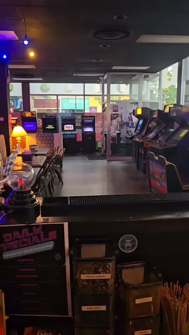 When the customer is a little confused.
#8bitbeans
#pressstart
#arcade
#pinball
#fyp
#customerservice
#downtownwhitby
#POV