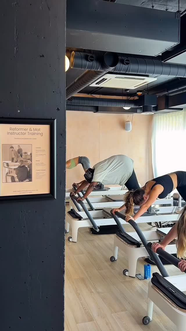 Nothing quite compares to those 50 minutes when it’s just you and the reformer ✨
Moving your body, strengthening your mind and building community.
Come join us at the Reformer Room in Clapham🤍🤍
#reformerpilates #londonpilates #clapham