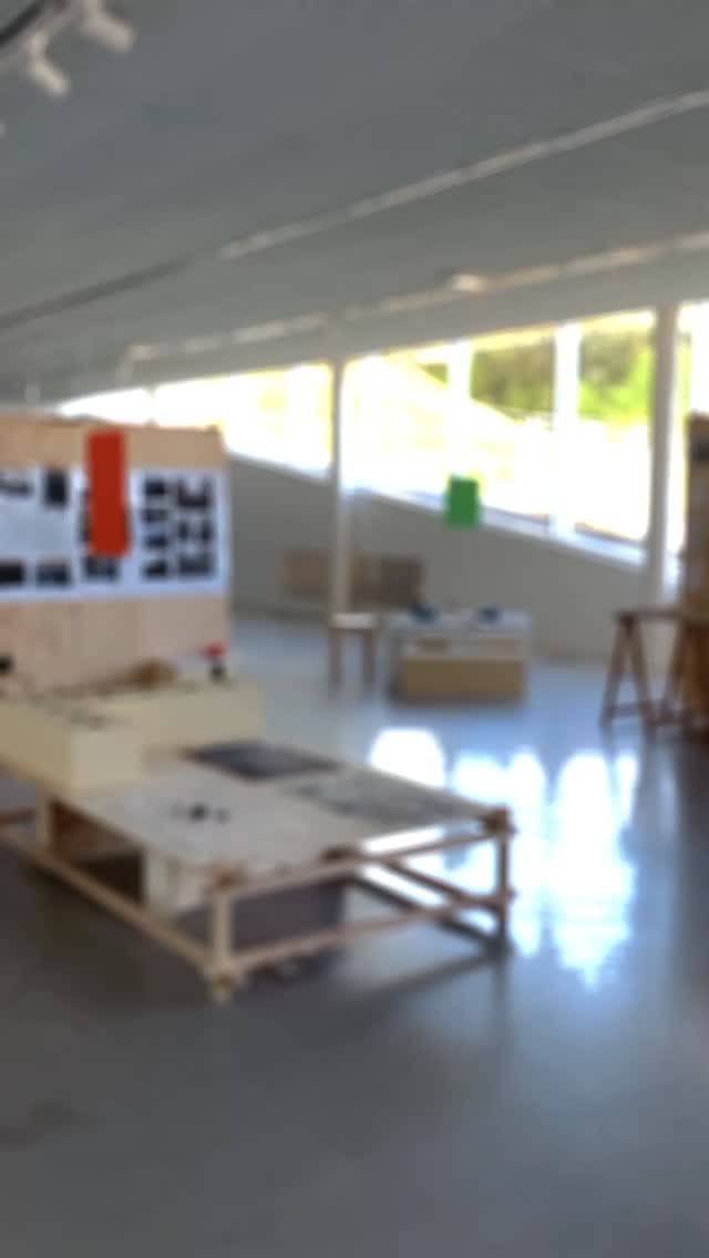 Bienvenue à la Sonomathèque 777, restitution du projet de résidence mené avec @francelanlevu, grâce @pixeltreize la DRAC Auvergne Rhône-Alpes et @ensaclermontferrand . Venez découvrir cette exposition Interactive et ludique jusqu'au 17/07. L'occasion pour petits et grands de voyager à travers les époques et les matériaux, à la croisée de l'architecture, des arts plastiques et du son.