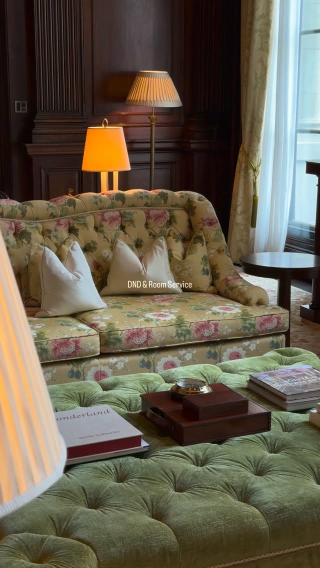 Staying here feels like living inside a museum 😍
Every corridor, every room, and every detail tells a story. This was once home to world leaders during one of history’s most defining eras. The offices, the secret planning rooms, the strategy meetings—it’s all part of the experience.
You can even stay in the very room where Winston Churchill once slept before delivering some of his most historic morning briefings.
History, architecture, and hospitality come together in a way that’s hard to describe.
Some people say a hotel is just a place to sleep, today is a good day to mute / block those people. 😎👌
@raffleslondon.theowo