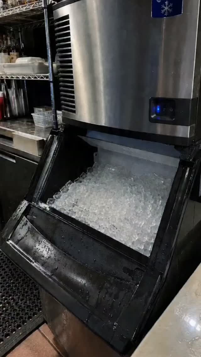 This weekend's heat is no joke.
If your restaurant depends on ice, don't wait until the rush to find out you need more. Keep your business running and your customers happy with reliable commercial ice machine rentals from Sea Breeze.
📞 800-SEA-BREEZE (732-2733)
🌐 seabreezesyrups.com
#SeaBreeze #IceMachine #IceMachineRental #RestaurantOwner #RestaurantLife