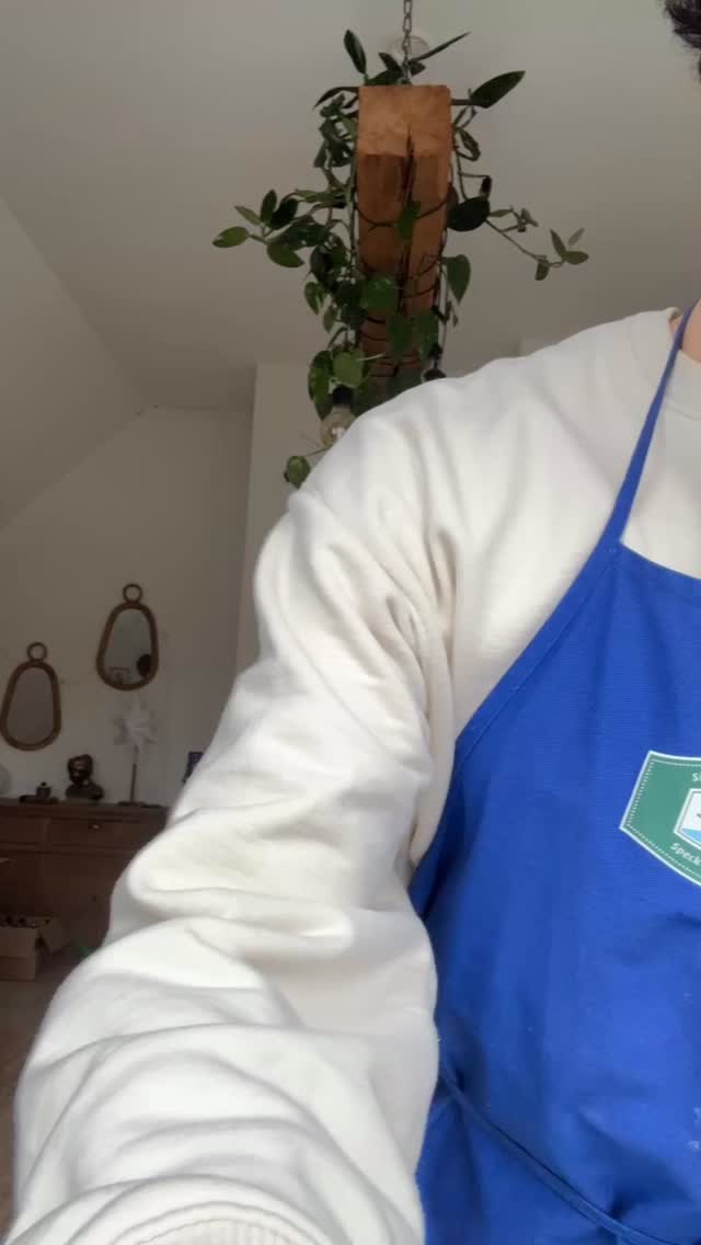 POV: You just discovered the vegetarian version of Vitello Tonnato and it might be even better 🤯
✨ Creamy chickpea tonnato
🍅 Juicy oxheart tomatoes
🌱 Fennel seeds for that extra kick
Ready in minutes. No meat. No compromise.
#foodforflexitarians #foodtok #vegetarian #easyrecipe #healthyrecipes #summerfood