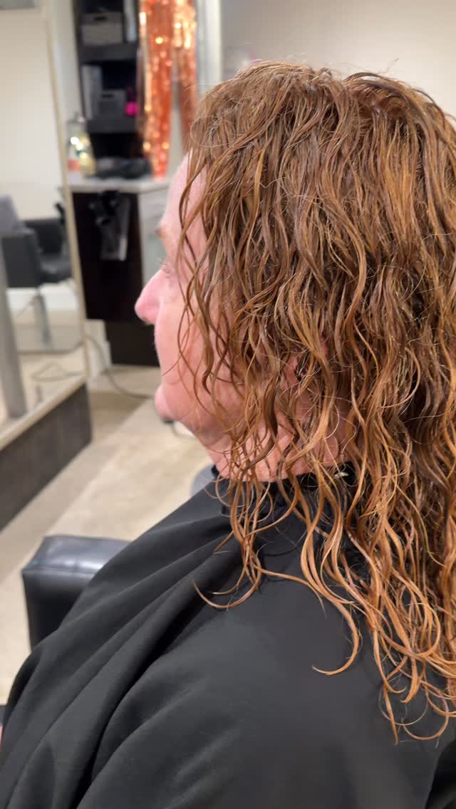 Embrace your curls this summer and get the perfect cut to enhance them! We are in loveeeee with these curls, styled by Bruni @mane_character18
.
.
.
.
.
#cthairsalon #guilfordcthairsalon #ctshorelinehairsalon #guilfordcthairstylist #guilfordct