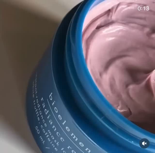 Looks like a treat, performs like a treatment 💙✨
Radiance Rescue may look indulgent, but it is packed with high performance ingredients designed to visibly revive and restore the skin
With rare white truffle, ginseng and caffeine, it helps smooth the look of lines, support barrier repair and boost natural radiance, while its signature pink hue comes from neem leaf and moringa seed oils 🌱
A perfect addition to any treatment or homecare routine when skin needs a glow boost and a moment of care 🙌
Because results should feel as good as they look
Become a stockist today at www.salonconnect.com.au
💙
#salonconnect #salonconnectau #professionalonly #skintherapist #estheticianlife #treatmentroom #facialtreatment #radiance #clientresults #proresults #skincareprofessionals #advancedskincare #bioelementsprofessional