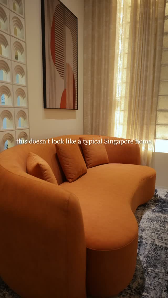 Interior design is only half the story - lighting is what brings it to life.
The right lighting highlights textures, enhances colours, and creates the mood you envisioned for your space. Without it, even the most carefully designed interior can feel flat. With proper planning and quality fixtures, every detail has a chance to shine.
🛋️: @decuriostudio