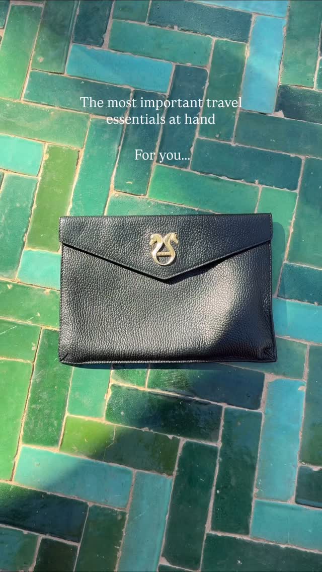 It’s in the little details… ✨🖤🤎✨
To make traveling in style more comfortable for you
#sophisticatedequestrian#equestrianlifestyle#equestrianstyle#bgbclub#travelessentials