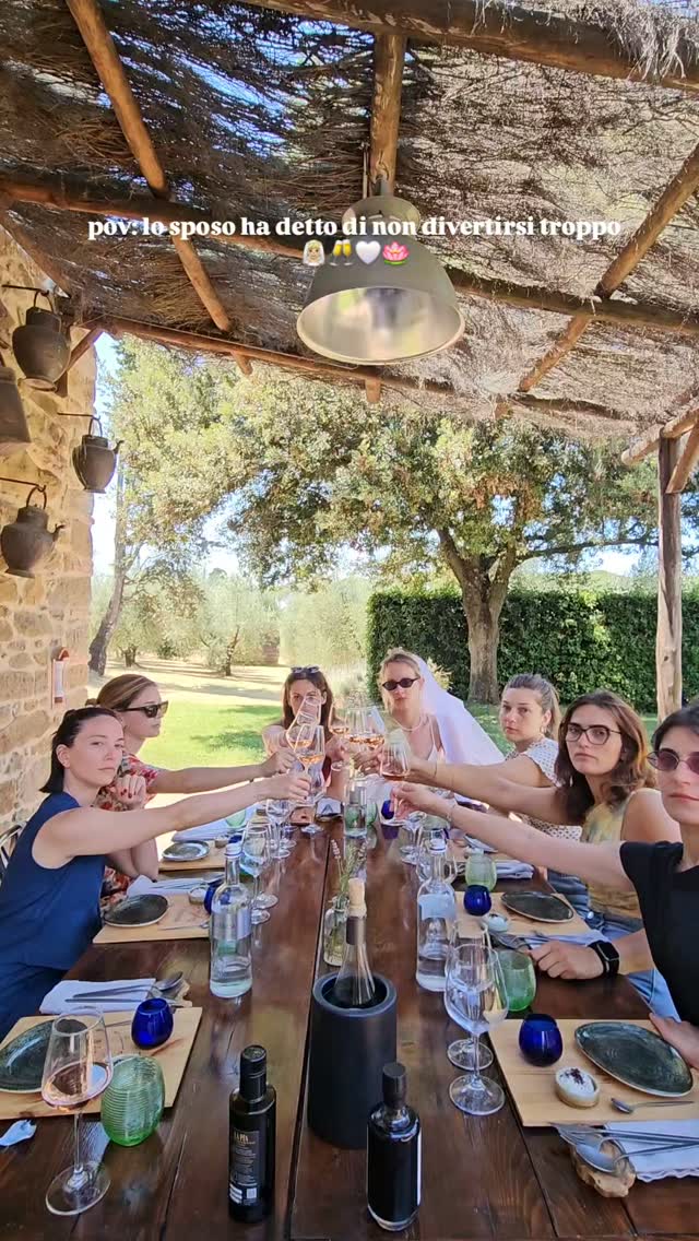 👰🏼 Valentina: "Si vede che avete pensato a me, non mi aspettavo un weekend così, con un'organizzazione curata nei minimi dettagli." 🫂
Un weekend su misura nel cuore del Chianti:
agriturismo con piscina, yoga al mattino,
pranzo con tasting 🫶🏼
E lo sposo ? "non divertirti troppo" 😅
Vuoi un addio al nubilato così, pensato fin nei minimi dettagli?
💌 Scrivimi in DM o clicca il link in bio per creare ricordi unici, insieme
Un abbraccio, Ele 🌸
.
.
.
addioalnubilatotoscana bachelorettepartyitaly chiantiexperience weekendbenessere yogainvigna