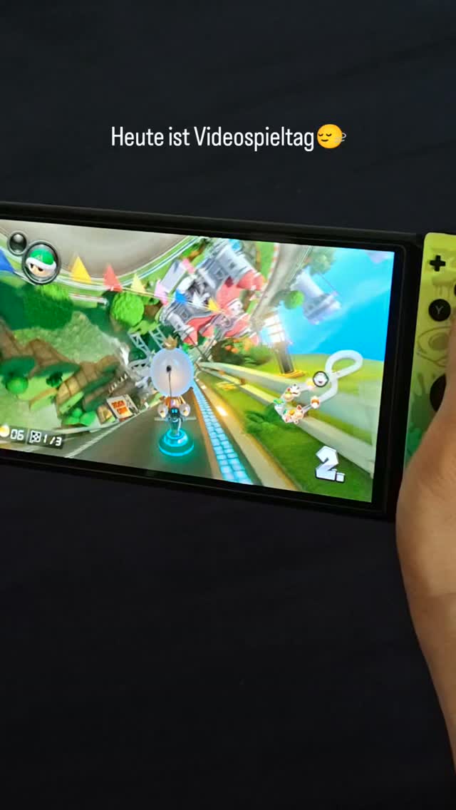 Freitags ab 18 Uhr im Game Lab habt ihr die Wahl zwischen Switch 1 & 2, Steam Deck, Vintage Commodore, VR Brille oder zwei leistungsstarken Gaming PCs mit 13th gen i9 CPU und 4080 Super GPU. Dazu haben wir über 200 Games (z.B. Half Life in VR, Fifa oder Detroit become Human) die man alleine oder mit Friends spielen kann (vor Ort findet sich auch immer jemand der mitspielt). Wir freuen uns auf euch✌🏼