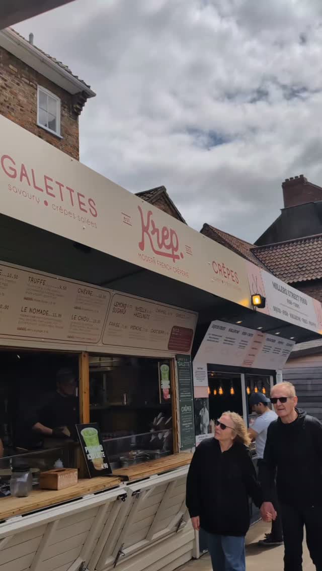 A day at the markets, featuring Le Nomad.
Our latest special is made with homemade Moroccan sausages, smashed new potatoes, and both of our house-made pickles, finished with spiced crème fraîche and a sprinkle of fresh mint.
Bold, vibrant, and packed with flavour.
See you at the markets.
#yorkfoodie #yorkindependent #yorkshirefoodie #shamblesmarket #yorkfoodanddrink