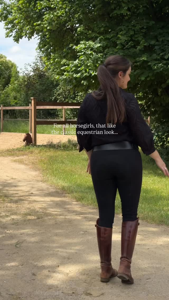 Where are the riders, that love the classic equestrian style?
#sophisticatedequestrian#equestrianstyle#horsegirl#equestrianlifestyle#bgbclub