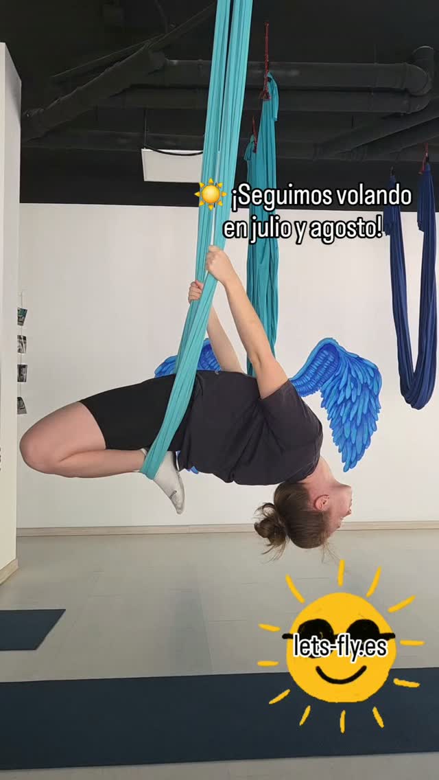☀️ El verano ya está aquí ¡y nosotros seguimos en el aire! ⬇️⬇️
En julio y agosto nuestras clases continúan para que no pierdas el ritmo, sigas cuidando tu cuerpo y disfrutes de un verano diferente.
Ven a moverte, estirar, fortalecer tu espalda y salir de cada clase con una sonrisa 🧘♀️🤸♀️🙃 Porque el verano también es para cuidarte, desconectar y disfrutar del movimiento.
¡Te esperamos para volar juntos! Tu cuerpo, tu espalda y tu energía te lo agradecerán.
🤗🤸♀️🧘♀️
.
.
#yogaveranobarcelona #veranobarcelona #estiubarcelonaioga #iogabarcelona #yogaaereobarcelona