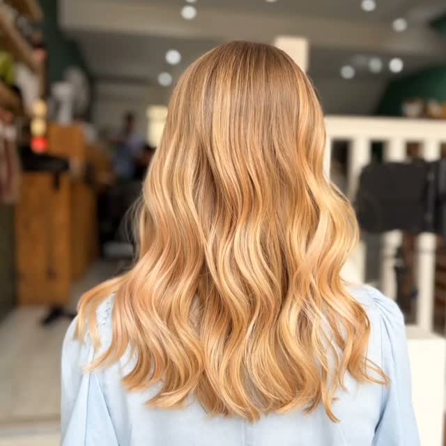 ☀️ Summer called... and she wanted softer, sunnier hair. ✨
Nothing says holiday-ready quite like a fresh soft balayage. Think effortless brightness, natural dimension, and that "I've just come back from the South of France" glow. 🌊🤍
Created by our talented @byfilipine , this look is perfect for anyone wanting a low-maintenance colour that looks beautiful from beach days to rooftop evenings.
Who's ready for their summer hair? 🍹✨
#summerhair #softbalayage #sunkissedhair #holidayhair #balayagelondon