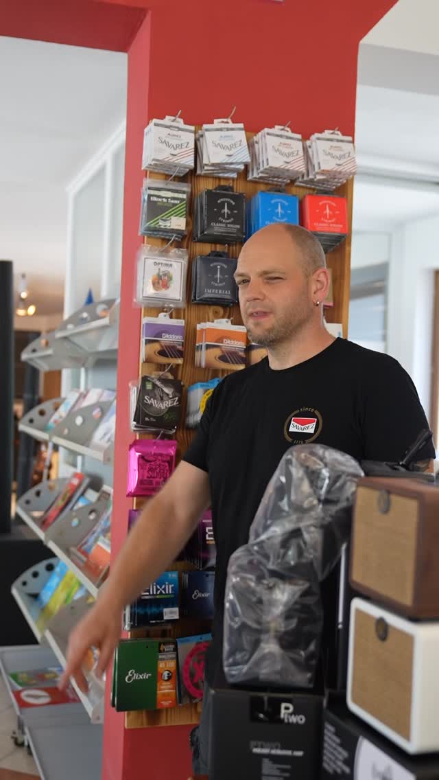 Für alle, die ihren Ortega-Verstärker auch mit an den Strand nehmen wollen, haben wir jetzt etwas Neues! 🏖️🎸☀️
#wirelessamp #ortegaguitars #zellamsee #beachvibes #verstärker