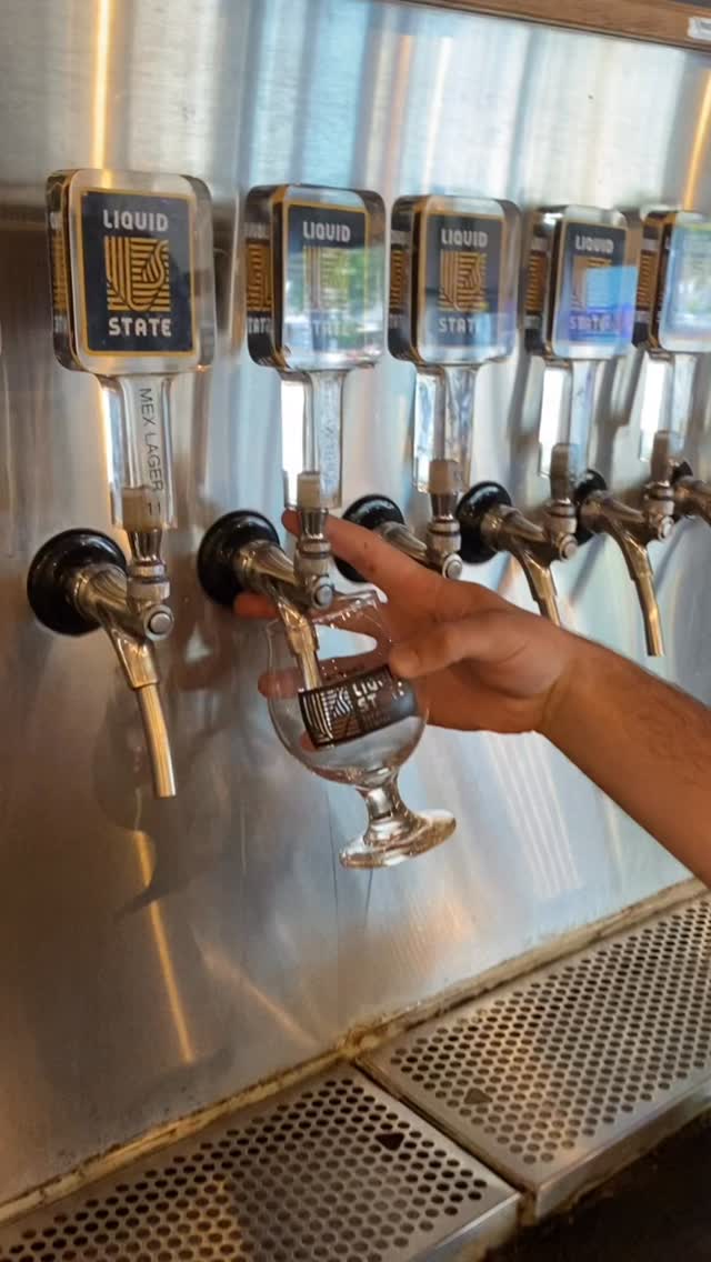 Look, it’s WAY too hot in there to not stop in for the refreshing return of Strawberry Rhubarb Sour! Freshly tapped today, this is the perfect response to a day like this! available in cans very very soon! 🍓🍓🍓
AC is on, Taproom opens at 3!
#strawberryrhubarbsour #sourbeers #drinklocal #drinknythinkny #craftbeer