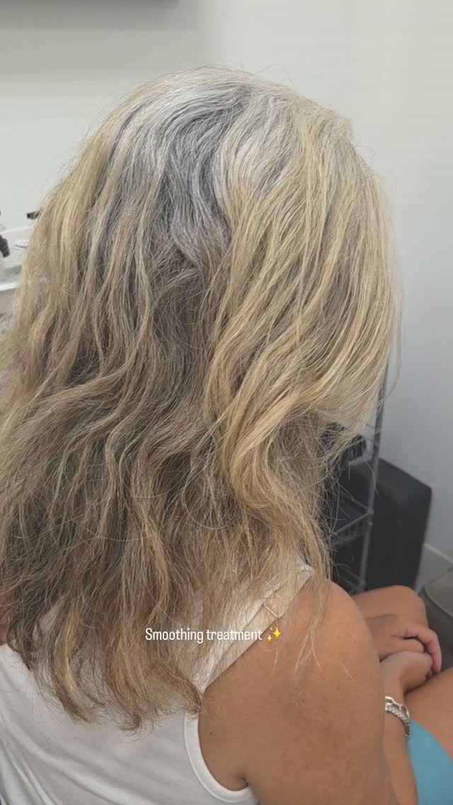 Smoothing frizz daily. ✅
#smoothhair #smoothingtreatment #shinyhair #softhair