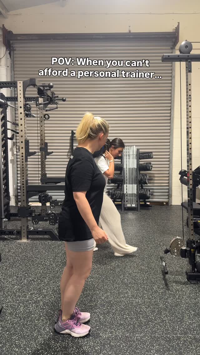 When you can’t afford a personal trainer, so you just join someone else’s PT session...😅
Enquire for personal training using the link in our bio
#personaltrainer #personaltraining #pt #kentfitness #kentgym