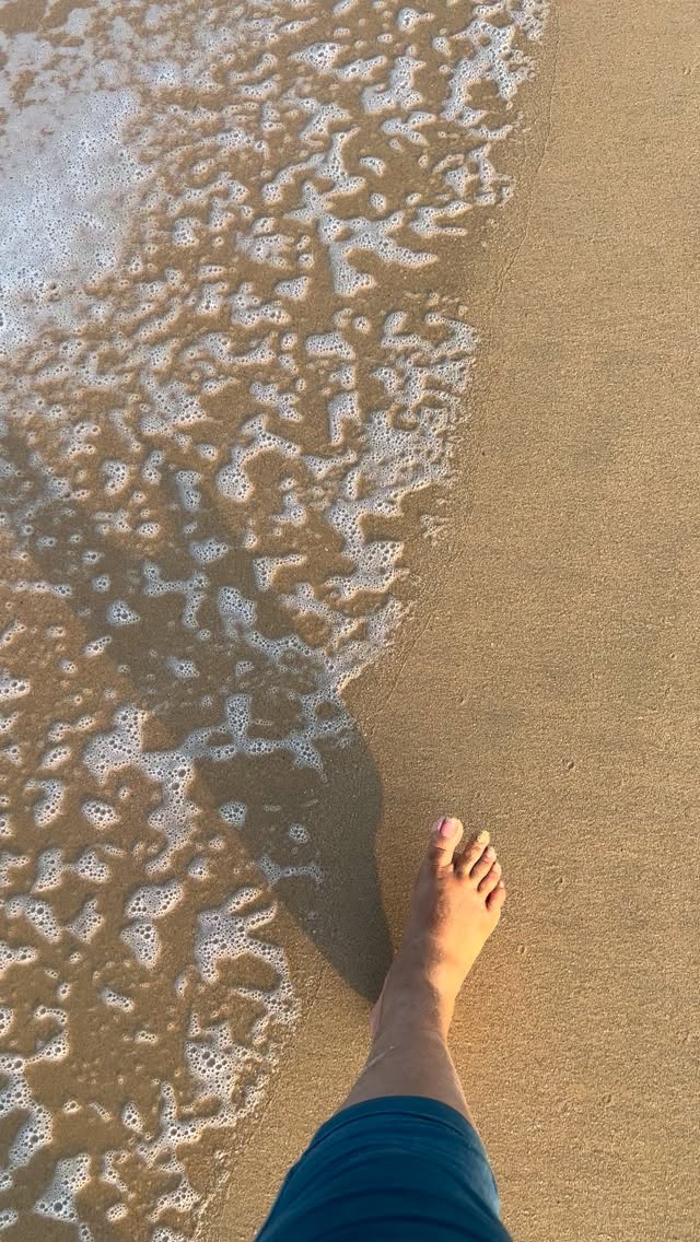No one talks about the real reason so many women struggle to lose weight.
She didn’t wake up one day with weight gain, thyroid, PCOD, or diabetes.
She spent years carrying invisible burdens.
Putting everyone first.
Suppressing emotions.
Ignoring her own body.
Your body isn’t punishing you.
It’s communicating with you.
If you’re tired of dieting, blaming yourself, and wondering why nothing works…
It’s time to understand what your body has been trying to tell you.
✨ Join my FREE Never Diet Again Masterclass and discover:
✔️ Why diets keep failing you
✔️ The hidden connection between emotions, hormones & weight
✔️ How to lose weight naturally without starving or giving up your favourite foods
This isn’t another diet plan.
It’s a new way to heal your body.
Comment “HEAL” or DM me “MASTERCLASS” and I’ll send you the registration link. ❤️