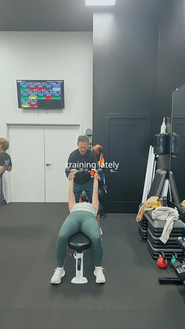 TRX rows. Boxing combos. Dumbbell squats.
This is what training at Focusmaster looks like lately.
First class? Come find out for yourself.
Link in bio.
#Focusmaster #KickboxingWorkout #StudioLife