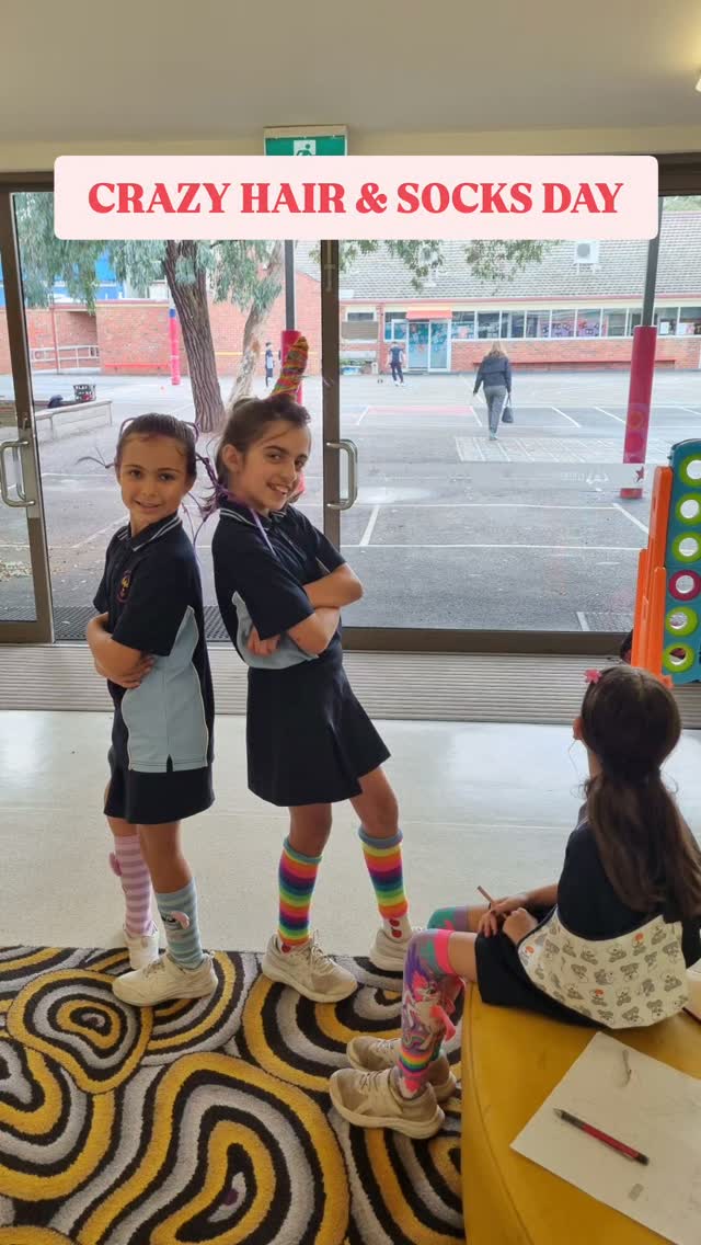 As we come towards the end of our school holiday break, we look back at the fun we've had at the end of Term 2.
The whole school enjoyed dressing up for Crazy Hair & Socks Day, showcasing the creativity we have at Stella Maris.✨️
On the last day of term, the students also enjoyed dressing up in green and gold to support the Socceroos! ⚽️
We finished off our day with a lovely liturgy for the St.Vincent De Paul's Winter Appeal. The school community generously donated non-perishable foods, blankets, socks etc during the two week Winter Appeal.🙏
This was also a wonderful chance to celebrate the Year 4 students who recently completed their sacrament of First Holy Communion ✝️
Lastly, we saw yet another fabulous performance by our new choir, leading the school community confidently in song during the liturgy.
We look forward to seeing everyone back at school on Tuesday for an exciting Term 3 ahead!!! 🎉