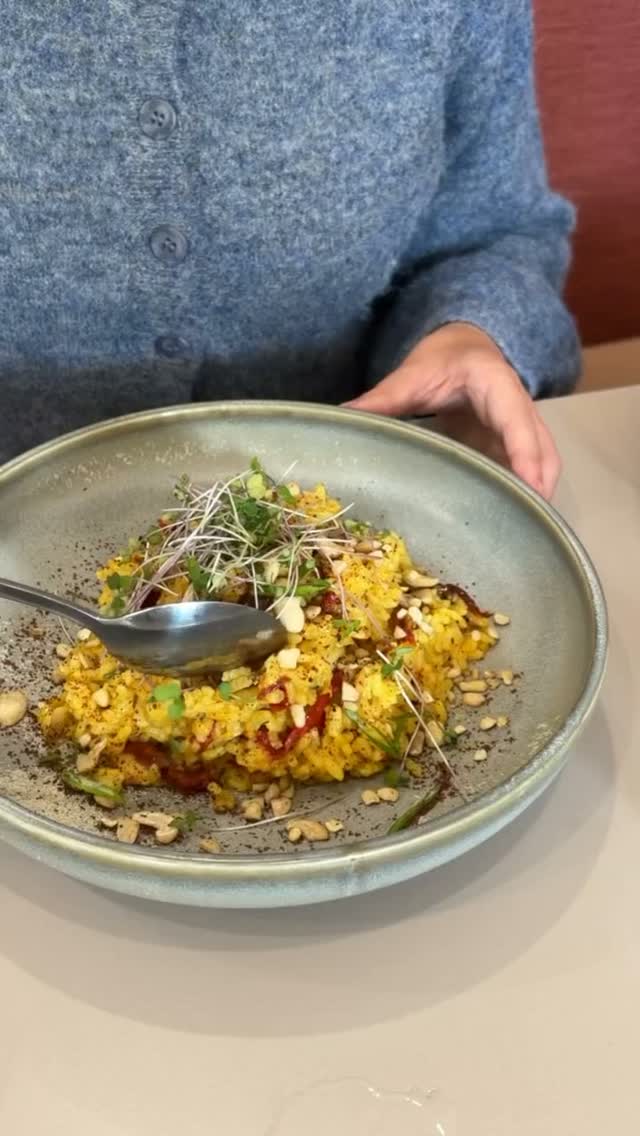 New to the menu ⭐️
Artichoke & saffron risotto, spring onion, sun-dried tomatoes and glazed cashews, all in one seriously good bowl.
Try yours today at #TerrandSol