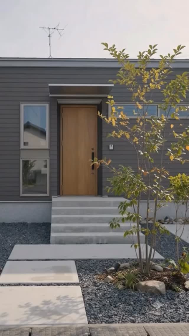 成沢西にある分譲住宅です。
"trettio pieni " ミニマムな暮らしがしたい方におススメのデザインです!
今流行りのゼロLDK物件です。気になる方は、ぜひご見学しに来てください!
弊社の社長が会長を務める「やま・はぴ」で、地元の6つの工務店が集まり合同展示場を行います。8月1日グランドオープンです!詳細はHPをご覧ください!
ーーーーーーーーーーーーーーーーーーーーーーーーーーーーーーーーー
家族の笑顔と、4つの健康をデザインしています
1.家族の健康
・高性能な住宅で、風邪をひきにくく、アレルギーも改善
・快適な室温で、ストレスのない暮らし
2.建物の健康
・最高レベルの耐震性能と制震構造を採用
・大雪にも地震にも強い、安心できる家づくり
3.地球の健康
・環境にやさしい、自給自足できる住まい
・子供たちの未来のために、地球温暖化対策を考えた設計
4.家計の健康
・光熱費を抑えた経済的な暮らし
・電気代が上がっても安心な省エネ設計
2年連続で6つ星ZEHビルダーに選ばれ、LIXILメンバーズコンテストでも、2年連続で地域最優勝を受賞しました。
建てた後も、専門スタッフによる定期点検やリフォームのサポートで、末永く快適な暮らしをお守りします。
さらに、地域防災ステーションとして敷地内に防災倉庫を設置。
地域に根ざした企業として、安心で豊かなコミュニティづくりにも貢献しています。
家づくりの具体的なイメージは、ぜひモデルハウスや見学会でご覧ください。
イベント情報は、プロフィールリンクからご確認いただけます。
==========================
more pictures
@sakuraikensetsu_yamagata_ie
==========================
【櫻井建設の標準仕様】
耐震等級3+ 制震
HEAT20G2
C値0.36以下
長期優良住宅仕様
ZEH仕様
安心安全な家づくりを届けます。
これらの未来基準�