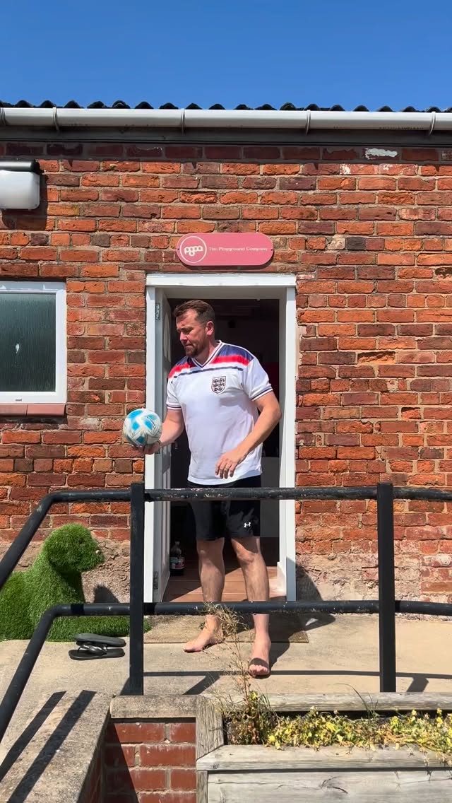 We’re all getting in the spirit ahead of England V Argentina in the semi finals tonight!
It’s coming home! 🏴 🏆
#worldcup2026 #itscominghome #semifinals #englandfootball