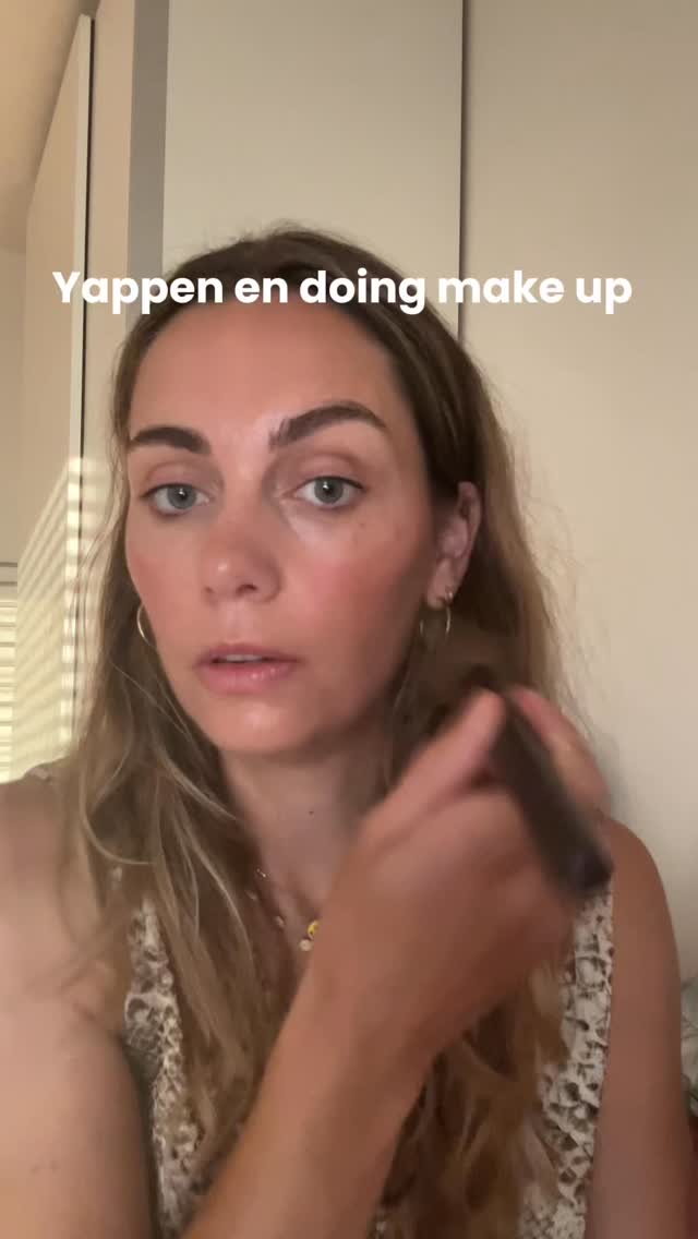 Zondag is voor silent make up in de ochtend zonder kids.
Goeiemorgen en enjoy 💛