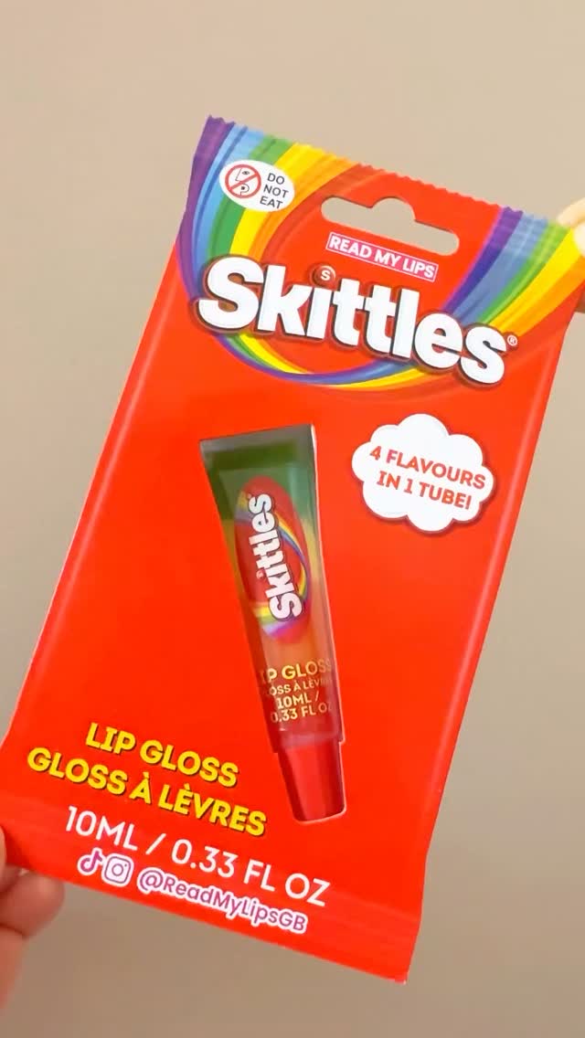 Our Skittles 4-in-1 lip gloss is officially inner child approved 🌈🍬💋
📸: @createwithsammy
#ReadMyLipsGB #lipbalmaddict #beautyuk #beautyfinds