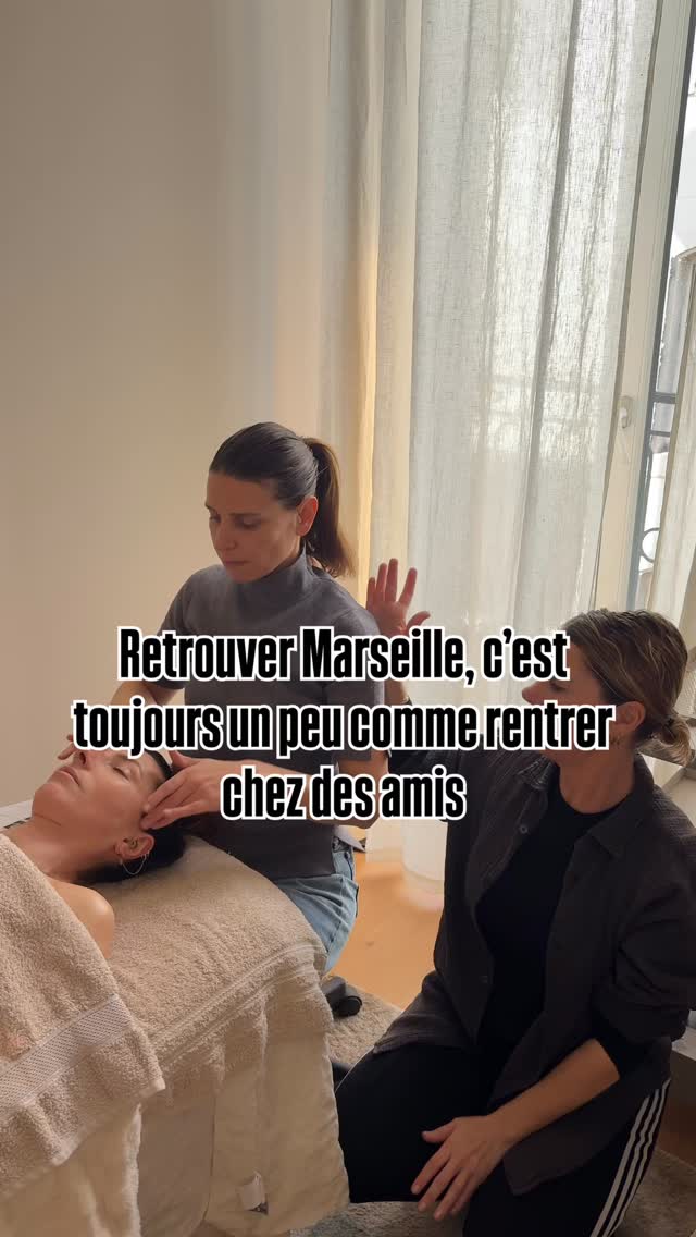 SEPTEMBRE ♍️
Il y a des villes où je me sens immédiatement à ma place. Marseille en fait partie.
J’aime y revenir pour retrouver cette énergie, ces échanges avec les praticiennes et ces journées de transmission qui sont toujours riches.
Cette fois encore, je proposerai des formations dans cet espace fantastique : @maison_joamarseille créé par @valexias
Mais je réserve aussi quelques créneaux pour des accompagnements individuels.
Des séances de supervision, de coaching et de perfectionnement, pour celles qui souhaitent affiner leur geste, corriger certains détails ou gagner en confiance dans leur pratique.
Ces moments en tête-à-tête sont souvent ceux où l’on progresse le plus.
J’ai hâte de vous retrouver.
📩 Si vous souhaitez réserver une séance individuelle ou obtenir des informations sur les formations, écrivez-moi en message privé.