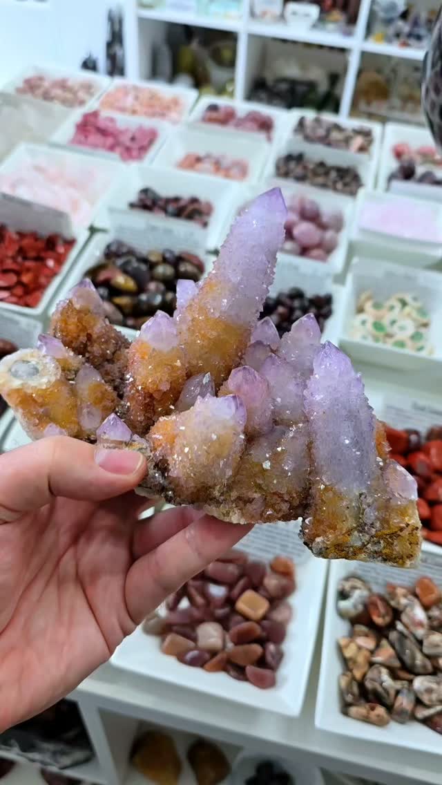 Spirit Quartz has landed at Remnants of Magic, and this batch is something special. Sparkling amethyst druzy with iron inclusions that give it that golden healer glow, like sunlight caught in crystal. Think harmony, radiant vitality, and a warm protective vibe all at once. Come see them glowing in person. #SpiritQuartz #GoldenHealer #Amethyst #remnantsofmagic #crystalhealing
