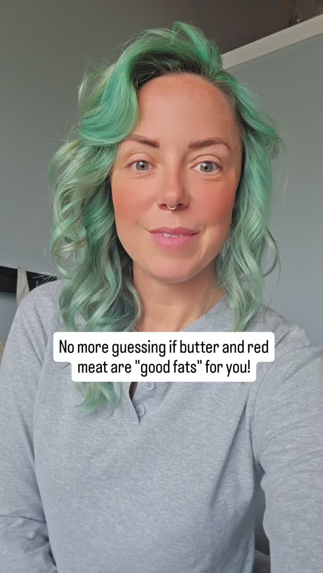 "Good fats" were never one-size-fits-all. One gene decides a lot of it. 🧈
The APOE gene shapes how your body clears cholesterol and handles saturated fat. Some variants process it cleanly. Others see it linger, adding cardiovascular load over time — which is why one woman can thrive on a butter-heavy plan and another's bloodwork moves the wrong direction eating exactly the same way.
Neither of you is doing it wrong. You're running different hardware.
Save this — it's the fat question I get asked most