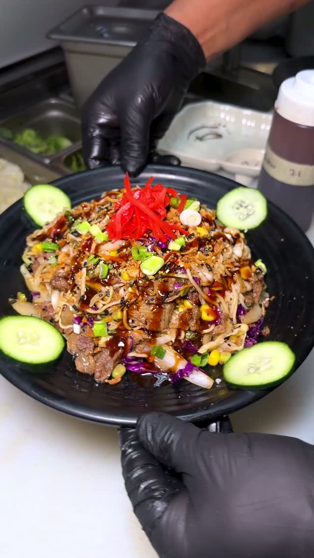 STIR FRIED RAMEN 🔥
📍 2600 W Sahara Ave Ste 119
🕒 Mon-Thurs 11am-12am / Fri Till 1am
🕒 Sat 11:30am-1am / Sun 11:30am-12am
#vegasramen #vegasfoodie #vegaseats