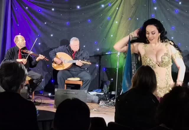 #aidaacademyofegyptiandance #egyptiandance #egyptianbellydance
♥️Deep gratitude to Jrisi for creating yet another amazing Big Egyptian Day Out. It was wonderful to be part of and we both felt a lot of joy watching the dancers continue to grow into confident and expressive artists.
👏A shoutout to Jrisi’s husband Tristan who seamlessly manages multiple tasks all at once - I don’t know how he does it.
♥️Thank you to the beautiful and amazing musicians Emad, Kosti, Stuart and Atif for bringing the music to life. We are so very lucky.
💃🏻Thank you to our fellow artists who made the show extra special- Amera, Jess, Rachel, Geraldine.
🥹♥️ Thank you Ali Higson for holding space and sharing a unique and special place that has brought so much to the dance community. Grateful for your amazing hospitality and care of me 🌹
🌟End of era, not the end of the story🌟
Thank you Sydney, thank you Jrisi ♥️♥️♥️