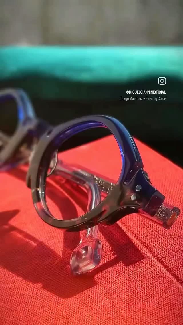 O par de óculos ideal não é apenas um acessório: é a moldura da sua personalidade, da sua visão e do seu estilo único. 👓✨
Na Ótica Miguel Giannini, acreditamos que a exclusividade está nos detalhes. Combinando curadoria impecável, design de alto padrão e atendimento sob medida, ajudamos você a encontrar os óculos perfeitos para realçar o que você tem de melhor.
Venha viver uma experiência de atendimento exclusiva em uma de nossas unidades em São Paulo:
Bela Vista, Jardim Europa e Brooklin Paulista
Transforme seu olhar com elegância e sofisticação. Estamos te esperando!
#OticaDeLuxo #oculos #OculosDeGrau #luxo #estilodevida